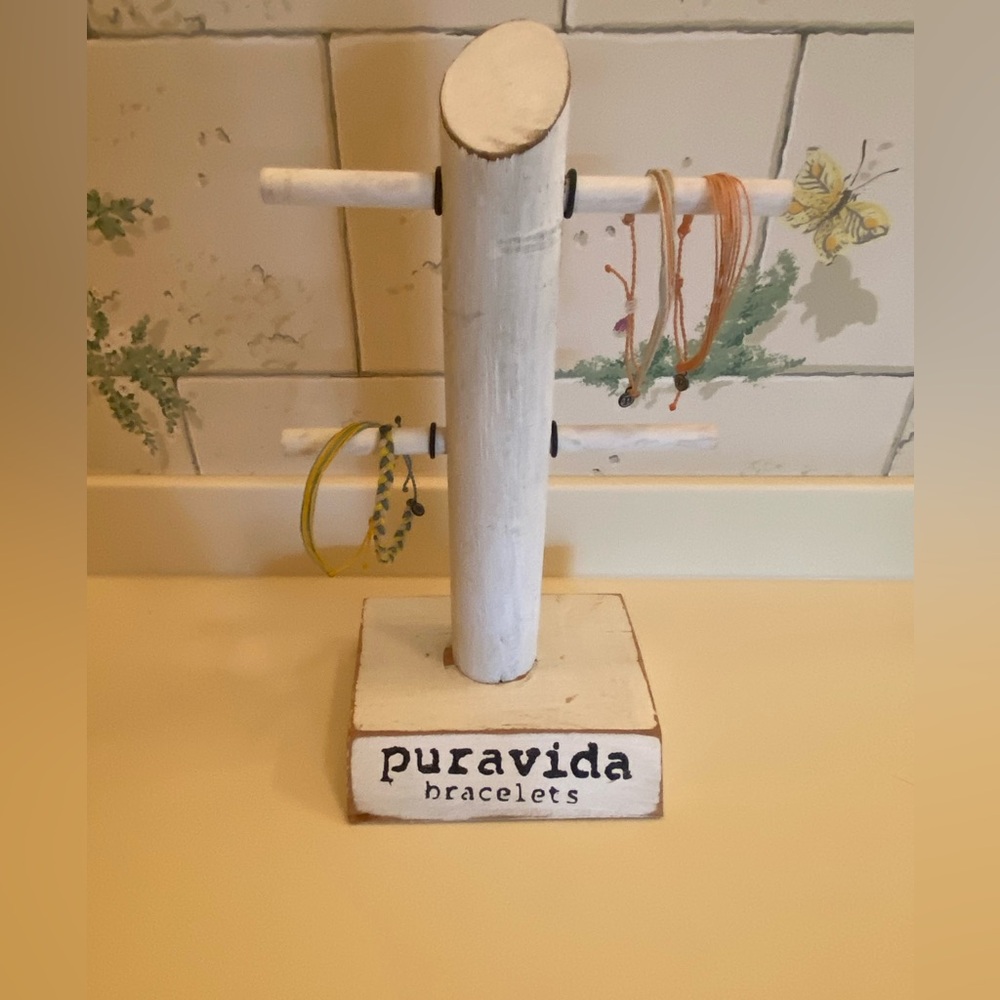 Pura Vida Bracelet tree stand